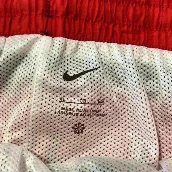 Nike Loose Fit‎ Above Knee Length basketball shorts. Size XL - Picture 5 of 12